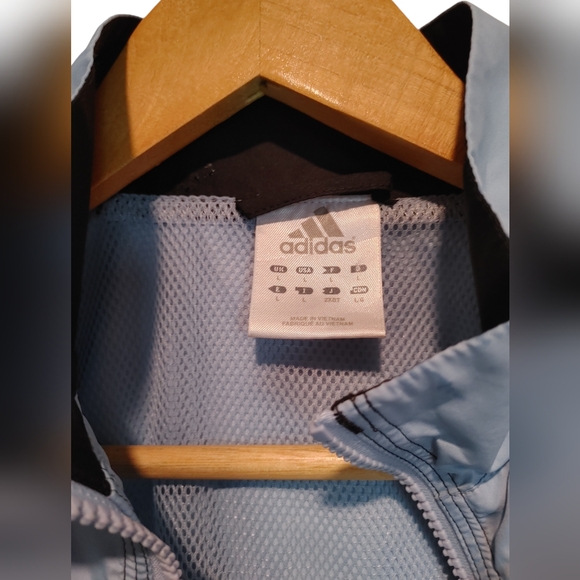 Adidas women's lightweight jacket - Picture 2 of 5